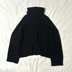10. ZARA ブラック ざっくりタートルネックニット L