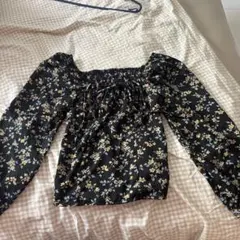 黒花柄スクエアネックブラウス　春夏用　ZARA系