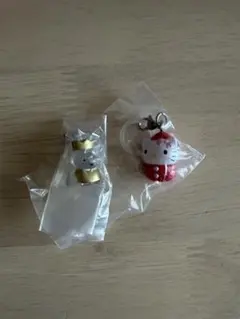 ガチャガチャめしるしアクセサリー キティ＆ミッフィー