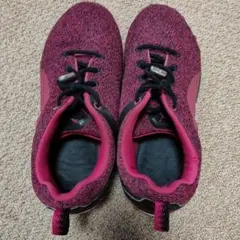 Puma ソフトフォームスニーカー赤　24cm