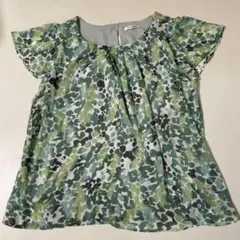 simplicité グリーン系カモフラージュ柄ブラウス