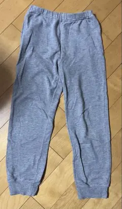 GU グレー 長ズボン 140サイズ