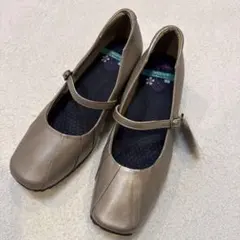 ホーキンス　brilliant ストラップ　パンプス　24センチ　EEEのサムネイル