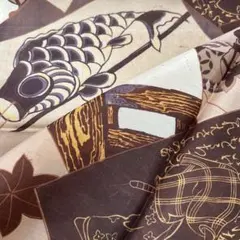 着物 はぎれ 372 生地 布 ハギレ アンティーク 絹　古布　和布　古裂　和柄