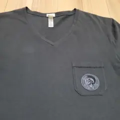 DIESEL ディーゼル 同色ロゴ vネックTシャツ