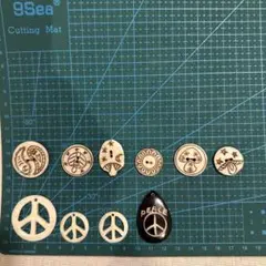 ボーンボタンとボーンチャームセット（ピースマーク・きのこなど）