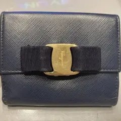 Ferragamo ネイビー リボン 二つ折り財布のサムネイル