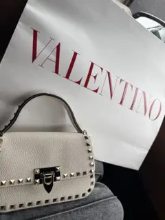 VALENTINO GARAVANI ロックスタッズ ショルダーバッグのサムネイル