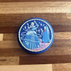 Disney ディズニー　刺繍缶バッジ　第二弾　シンデレラ