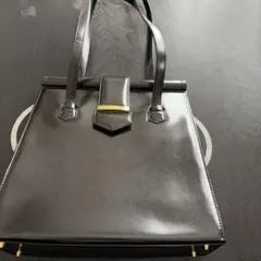 Yves Saint Laurent ブラックショルダーバッグ