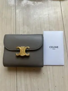 CELINE トリオンフ 三つ折り財布のサムネイル