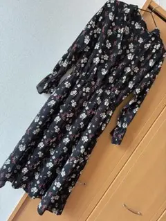 花柄黒ワンピース Lサイズ