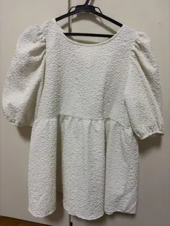 ふくれジャガード バックリボン トップス 半袖 ホワイト