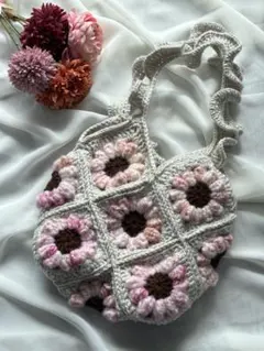 お花モチーフ グラニースクエアバッグ　かぎ針編み　ハンドメイド　2wayデザイン