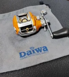 Daiwa SMAK 100L スマック 100L ダイワ （ポーチ付き） Daiwa SMAK 100L スマック 100L ダイワ （ポーチ付き）
