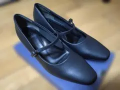 ブラック パンプス ストラップ付き フォーマル
