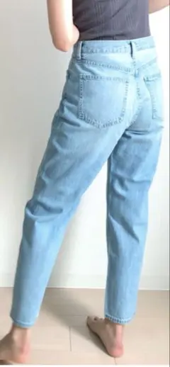 美品　ユニクロ　スリムボーイフレンドテーパードジーンズ　ウエスト58.5cm