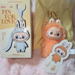 PIN FOR LOVE 　オレンジ　モンスター　キーチェーン　j イニシャル