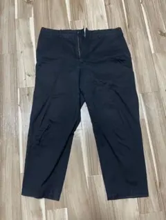 ユニクロU ワイドフィットテーパードアンクルチノ 黒