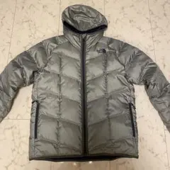 The North Face フード付きダウンジャケット シルバー