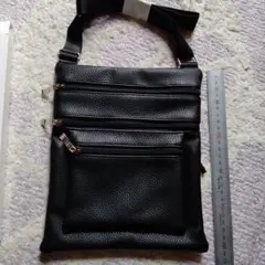 レザー 風サコッシュ ブラック