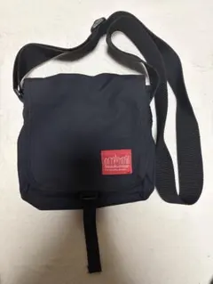 マンハッタン　ブラックショルダーバッグ