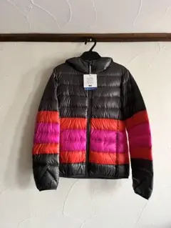 新品 ウルトラライトダウンパーカー s 軽量　撥水加工　保存袋つき