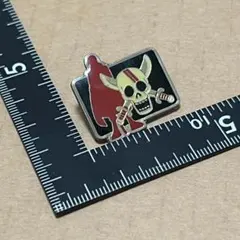 ワンピース ONE PIECE 缶バッジ＆特製ホルダー シャンクス - メルカリ