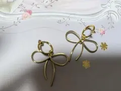 ゴールド リボン型 イヤリング