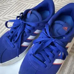 adidas 青 カジュアルシューズ 23cm