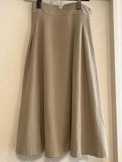 GU ハイウエストフレアミディスカート ベージュ Mサイズ