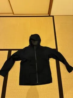 UNIQLO Mサイズ ブロックテックパーカー ネイビー