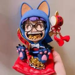 Dr.スランプ　アラレちゃん　招き猫　フィギュア　高さ13cmのサムネイル