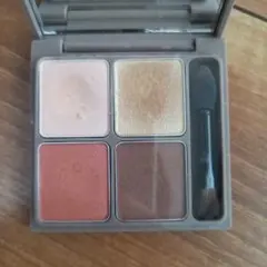 リリミュウ インザミラーアイパレット 06