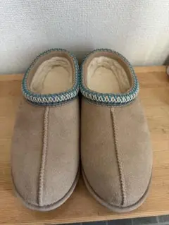 UGG ベージュ スリッポンムートン　tasman