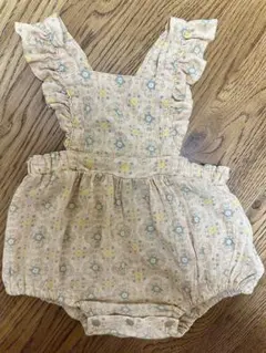 バースデイ 花柄フリルロンパース 70cm