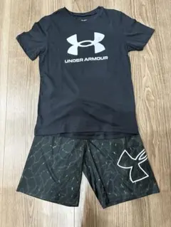 UNDER ARMOUR Tシャツとパンツセット
