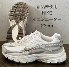 【新品】ナイキ スニーカー ウィメンズ イニシエーター 23cm ホワイト