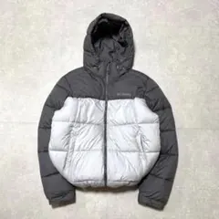 Columbia hooded puffer jacket グレー　ホワイト