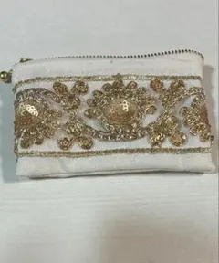 ホワイト　インド刺繍　ポーチ　小物入れ　　ハンドメイド