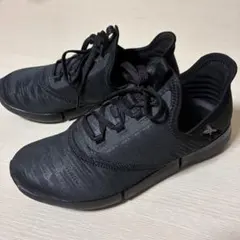 【美品】リーボック デイリーフィット DMX スニーカー 黒 22.5cm