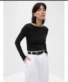 モダン　ボートネックTシャツ