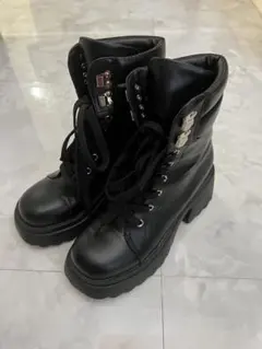 ブラックハイカットブーツ フレアヒール