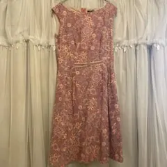 TOCCA花柄刺繍ノースリーブひざ丈ワンピース