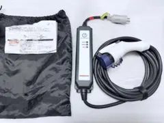 最新型番　日産リーフ充電ケーブル　 6WX0A 705 美品 最新型番 日産リーフ充電ケーブル 6WX0A 705 - メルカリ