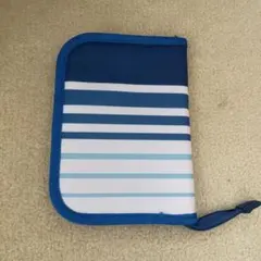 【新品】マルチケース　青と白のストライプ