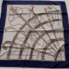 ✤✤✤✤✤ お値下げしましたTRUSSARDI デザイン スカーフ