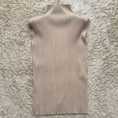 大きいサイズ　美品　PLEATS PLEASE　ハイネック　ノースリーブ　3