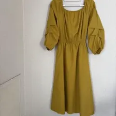 マスタード バルーンスリーブ ワンピース