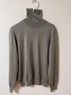 タートルネックニット　ベージュ